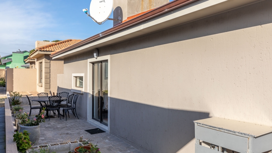 2 Bedroom Property for Sale in Dana Bay Western Cape